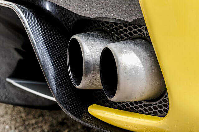 Dual Exhaust tips and carbon fiber diffuser